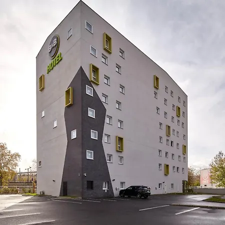 Rueil-malmaison Нантерр