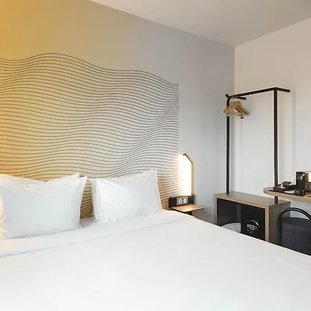 Rueil-malmaison Hotel 3*