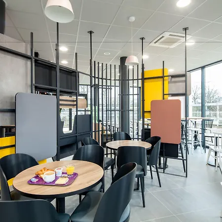 Rueil-malmaison Hotel 3*