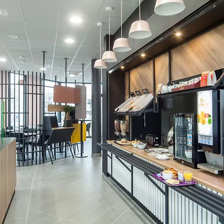 Rueil-malmaison Hotel 3*