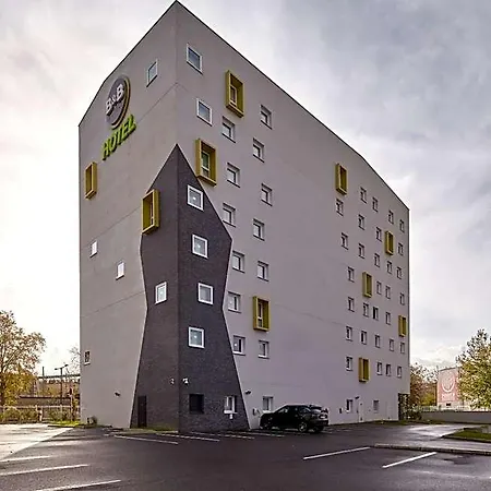 Rueil-malmaison Hotel 3*