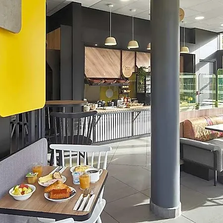 Rueil-malmaison Hotel 3*