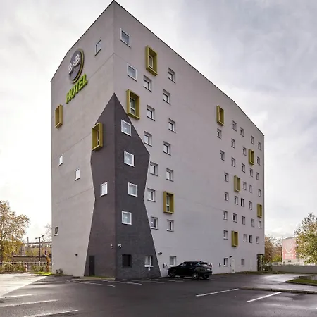 Rueil-malmaison Отель