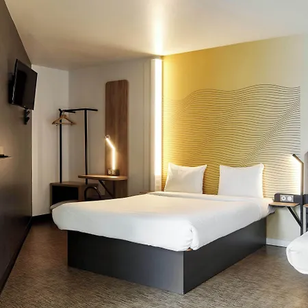 Rueil-malmaison 3* Нантерр