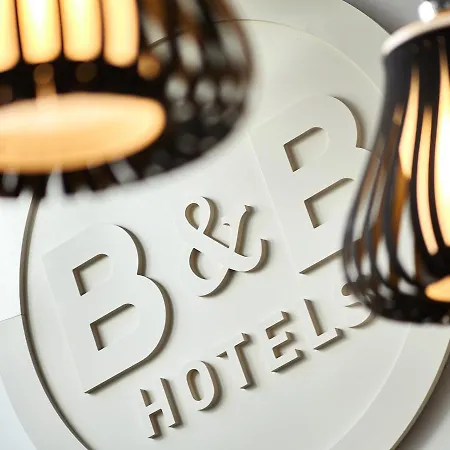 Отель Rueil-malmaison 3*