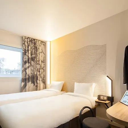 Rueil-malmaison ホテル 3*