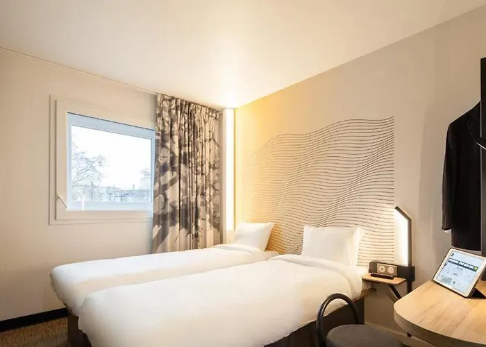 Rueil-malmaison Отель