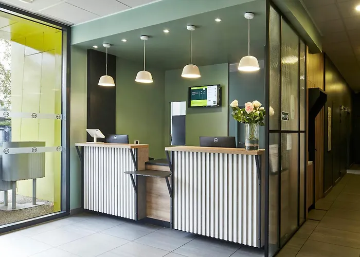 Отель Rueil-malmaison Нантерр