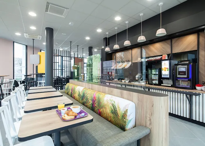 Rueil-malmaison Отель Нантерр