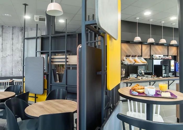 Rueil-malmaison 3* Нантерр