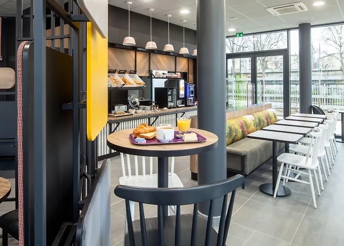 Rueil-malmaison Отель